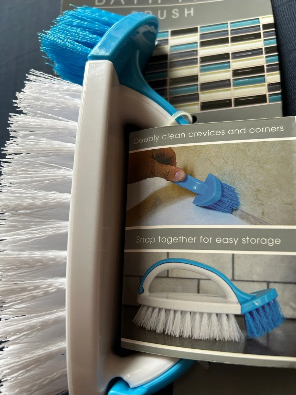 2-in-1 Bath Tile Brush in Blue and White